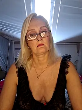 Jenny Blum online show from October 10, 2025, 8:46 am