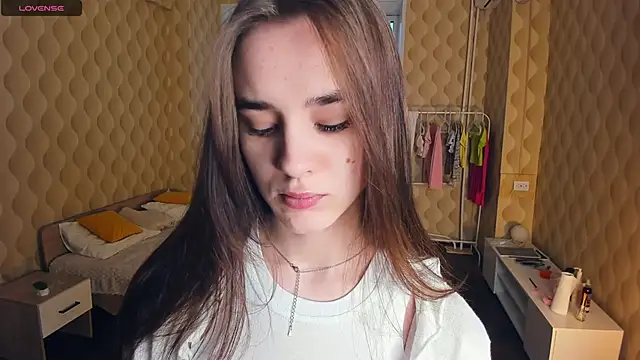 JinnyMcie online show from December 21, 2025, 12:12 pm