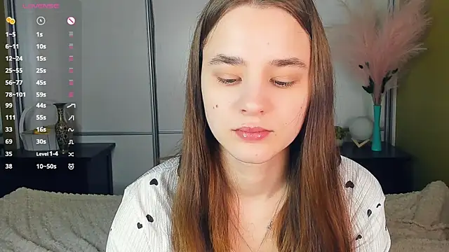 JinnyMcie online show from April 8, 2026, 8:03 am