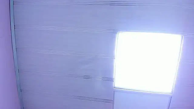 LeaMoreau22 online show from October 22, 2025, 11:10 am