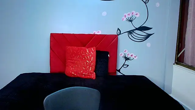 Charlotte  Gray online show from October 31, 2025, 12:28 pm