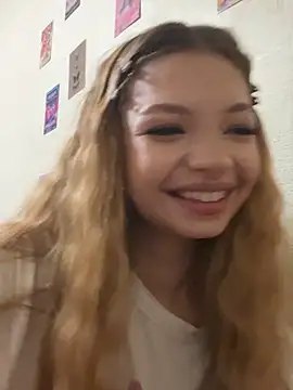  Siennaaa  online show from October 11, 2025, 9:02 pm