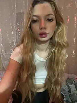  Siennaaa  online show from October 21, 2025, 4:51 pm