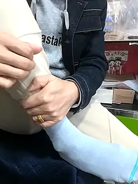 chougegg0214 online show from November 18, 2025, 1:55 am