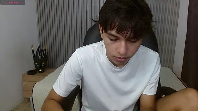 StiwenTwink online show from March 31, 2026, 3:12 pm