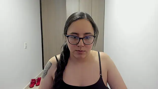 Venus cat  online show from October 15, 2025, 12:44 am