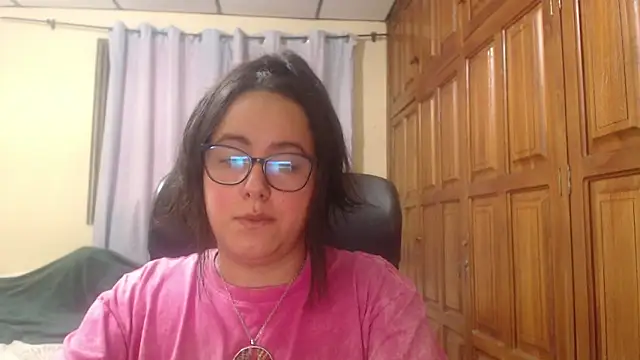 Venus cat  online show from February 14, 2026, 2:19 am