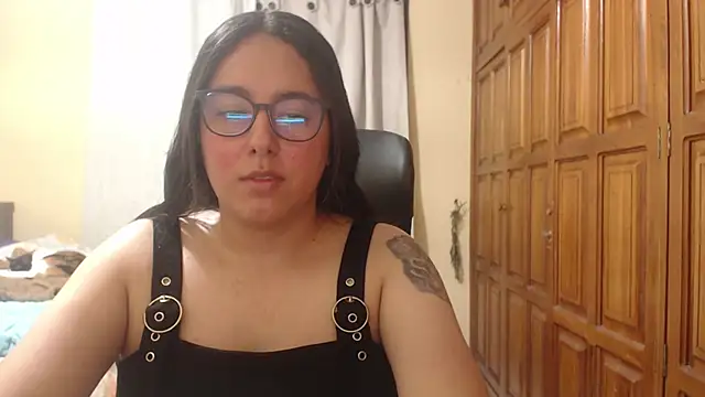 Venus cat  online show from June 23, 2026, 1:36 am