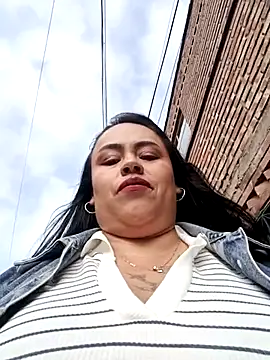 Italia 12 online show from November 7, 2025, 9:15 pm