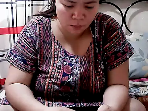 HornyPussie69 online show from April 4, 2026, 1:26 am