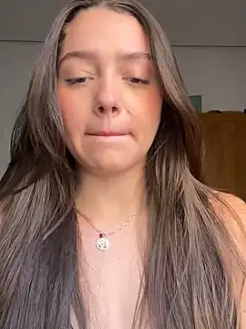luiza barcelos online show from October 7, 2025, 12:35 pm