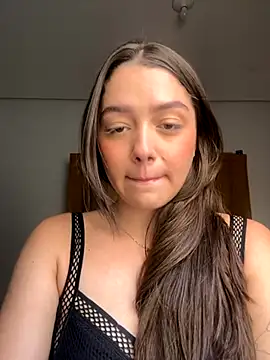 luiza barcelos online show from October 8, 2025, 12:25 pm