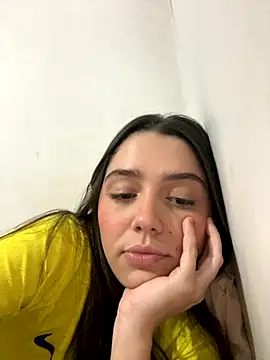 luiza barcelos online show from October 15, 2025, 2:44 am