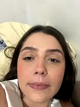 luiza barcelos online show from October 17, 2025, 2:48 am