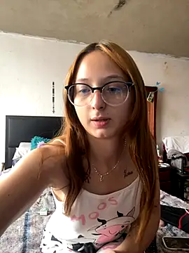 imariahot online show from October 3, 2025, 2:47 pm