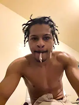 Snapshot of VibeTheArtist chatting on October 31, 2025, 1:28 am VibeTheArtist online show from October 31, 2025, 1:28 am