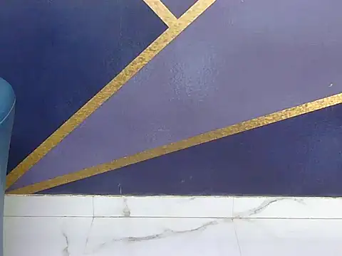 shiny-krisha online show from October 26, 2025, 4:07 am