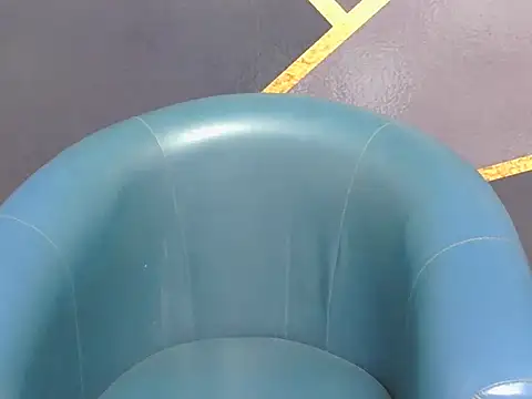 shiny-krisha online show from October 27, 2025, 4:16 am