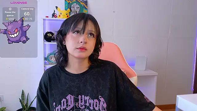 Sallie Doll online show from November 4, 2025, 6:40 pm