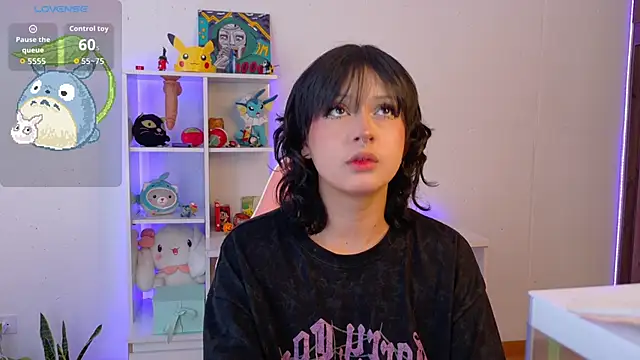 Sallie Doll online show from November 14, 2025, 6:17 pm