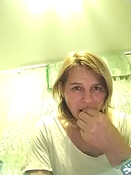 Masha412111 online show from November 14, 2025, 9:02 pm