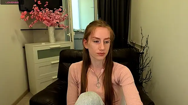 GoldenRose  online show from May 26, 2026, 12:34 pm