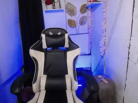 ella foxtrot online show from March 15, 2026, 9:59 am