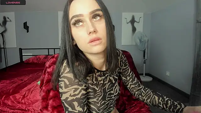 Snapshot of Lisa__Johnson chatting on October 23, 2025, 12:32 am Lisa Johnson online show from October 23, 2025, 12:32 am