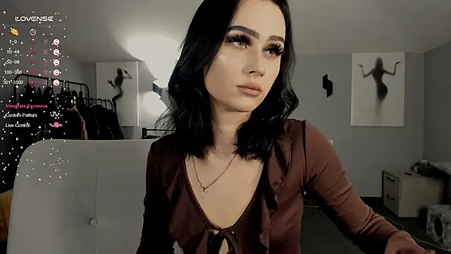 Snapshot of Lisa__Johnson chatting on November 25, 2025, 12:10 am Lisa Johnson online show from November 25, 2025, 12:10 am