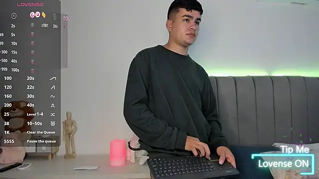 JARETHH online show from October 17, 2025, 11:35 am