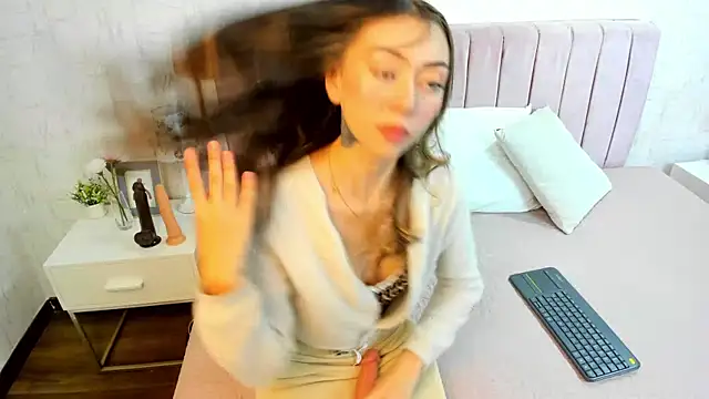 Olivia johansson online show from October 11, 2025, 4:44 am