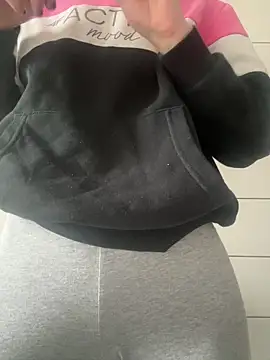 pleasedontpressaredburton online show from October 16, 2025, 7:31 am