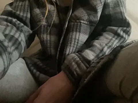 pleasedontpressaredburton online show from January 14, 2026, 10:21 am