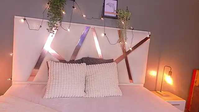 Snapshot of AmarisLenox__ chatting on October 11, 2025, 2:44 am AmarisLenox online show from October 11, 2025, 2:44 am