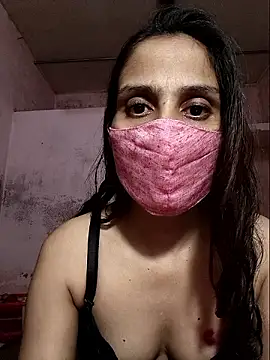 DIVINEDIVAA online show from October 13, 2025, 9:15 pm