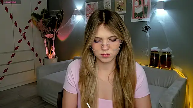 linakorvin online show from November 1, 2025, 1:24 pm