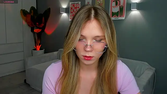 linakorvin online show from November 10, 2025, 1:10 pm