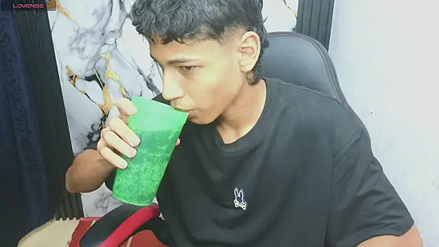 Im david02 online show from January 6, 2026, 2:21 pm