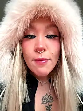 RollDolls online show from December 20, 2025, 5:03 am