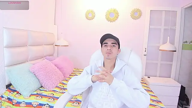 Hottie Guy online show from October 30, 2025, 12:28 pm