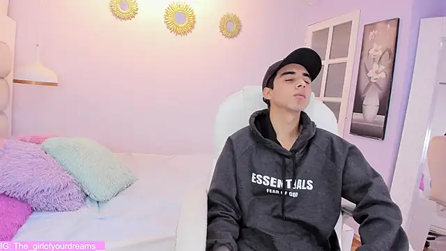 Hottie Guy online show from November 20, 2025, 5:45 pm