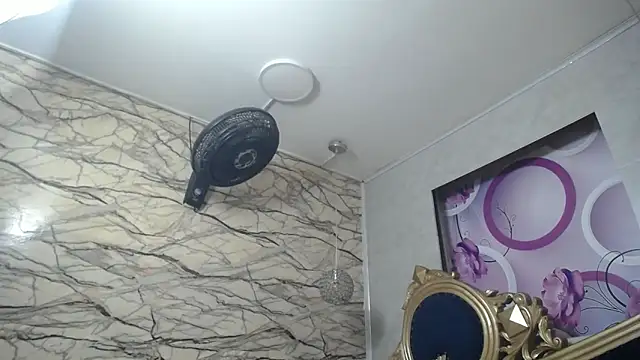 kimberly candy online show from November 7, 2025, 7:25 pm