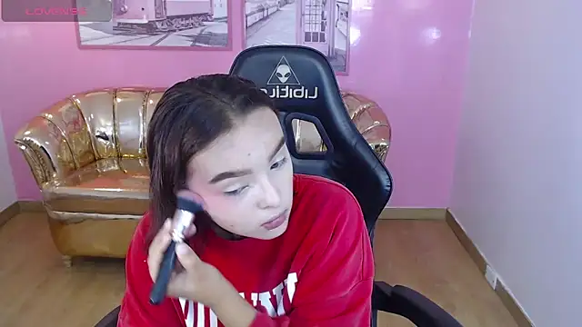 mia foster t online show from November 27, 2025, 1:02 pm