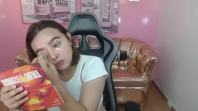 Snapshot of mia_foster_t chatting on December 17, 2025, 12:55 pm mia foster t online show from December 17, 2025, 12:55 pm