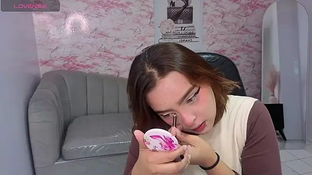 Snapshot of mia_foster_t chatting on February 14, 2026, 1:19 pm mia foster t online show from February 14, 2026, 1:19 pm