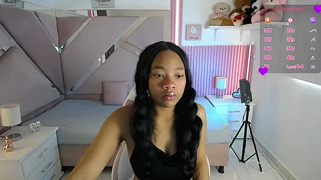 Charlotte ebony  online show from October 9, 2025, 1:09 pm