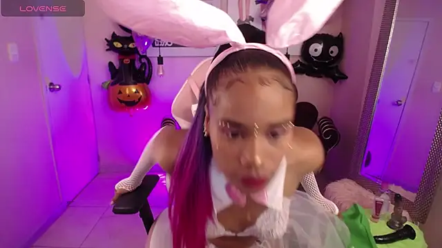 ingrid03 taffur online show from October 31, 2025, 6:31 pm