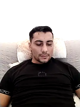 gooddboy01 online show from October 19, 2025, 12:06 pm