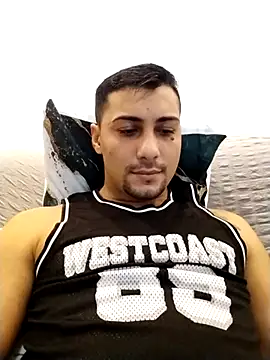 gooddboy01 online show from November 21, 2025, 7:34 pm