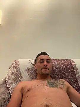 gooddboy01 online show from April 18, 2026, 6:34 pm